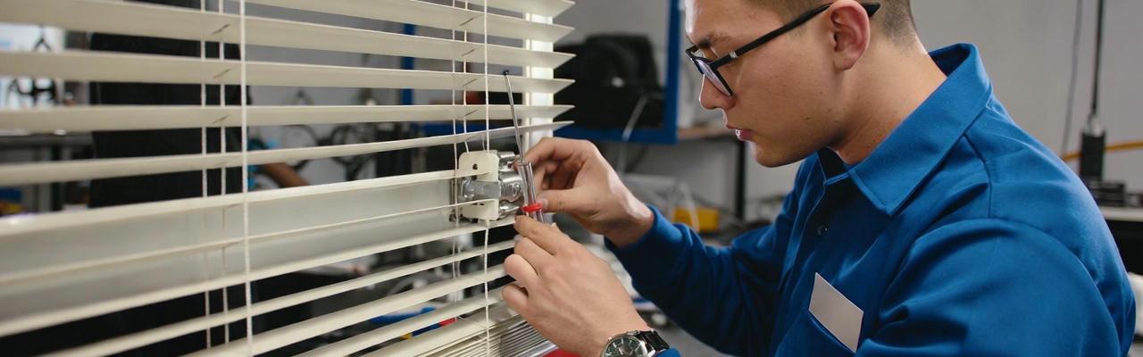 cambio y reparacion de ejes para soportes en persianas en Mataró